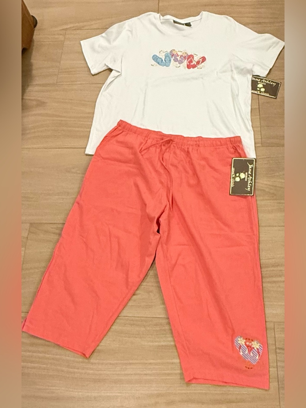 Jane Ashley Coral Pink Pull-On Capri pants & Top Set with Flip Flops Appliqué